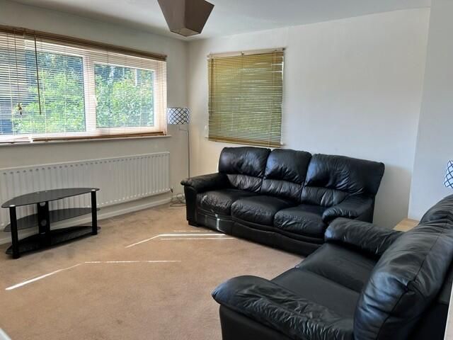 Property photo 2 of 10 Living Room