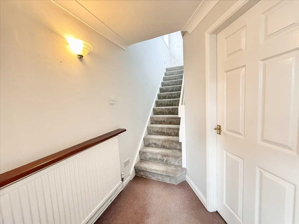 Property photo 3 of 22 Entrance
