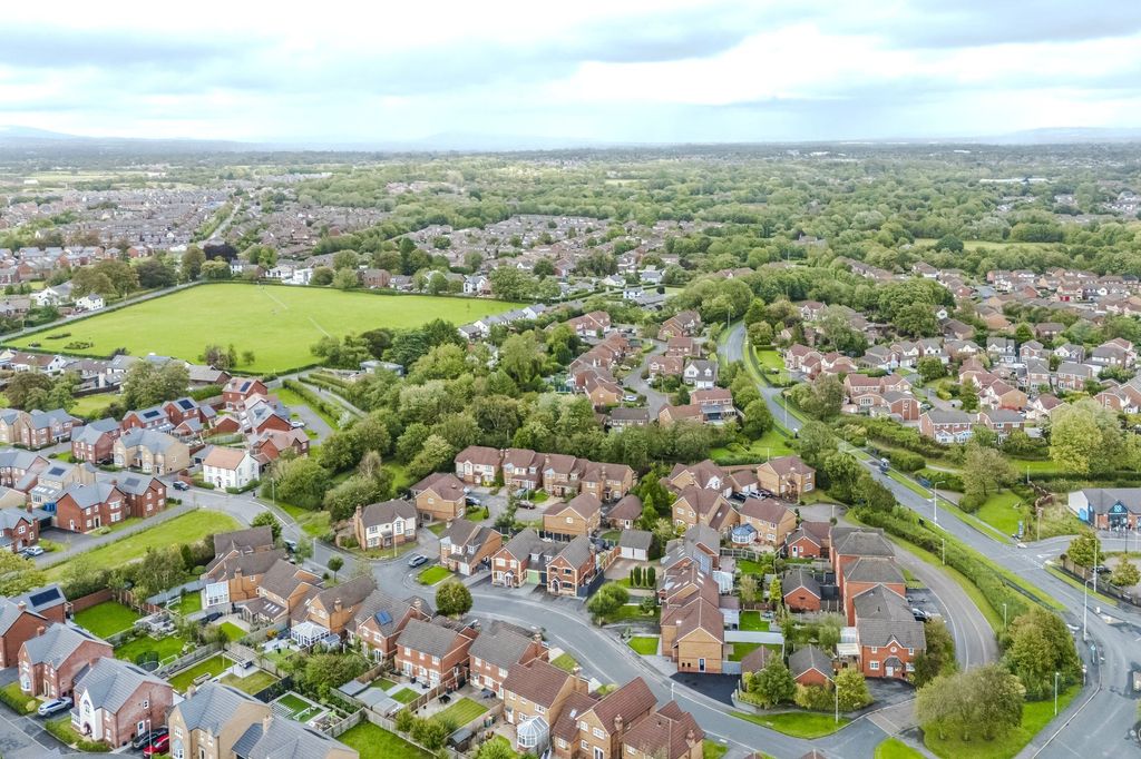 Property photo 3 of 48