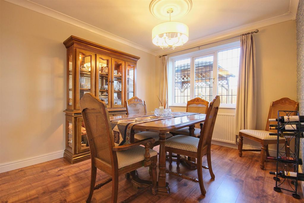 Property photo 3 of 26 Dining Room