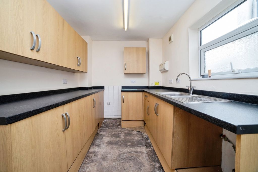 Property photo 2 of 12 Pbox-Img.Jpg