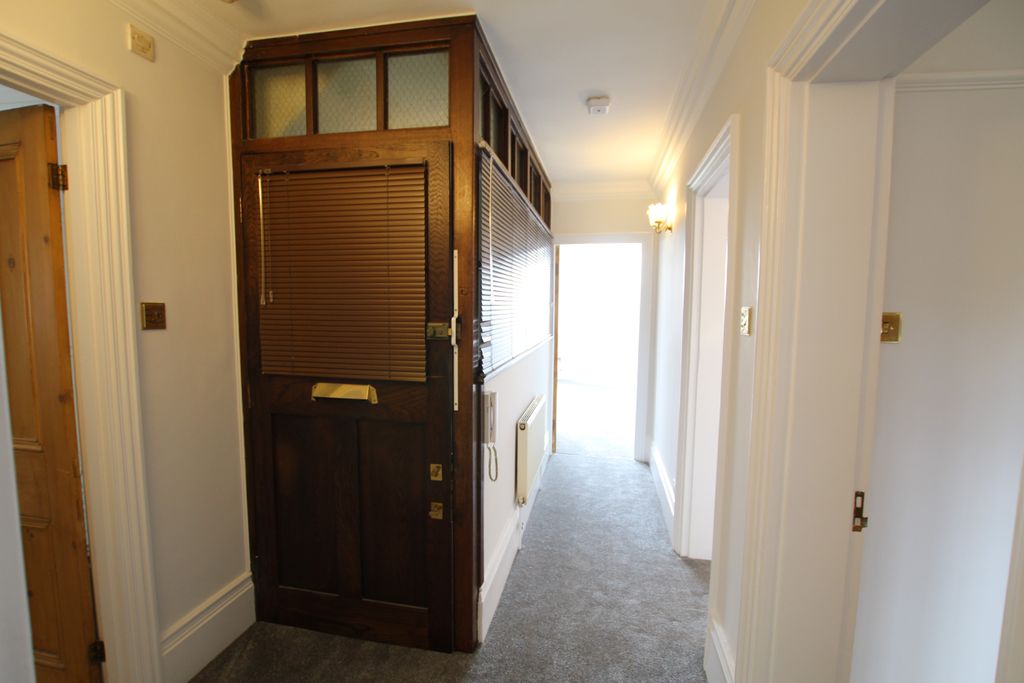 Property photo 2 of 10 2 Hall.Jpg