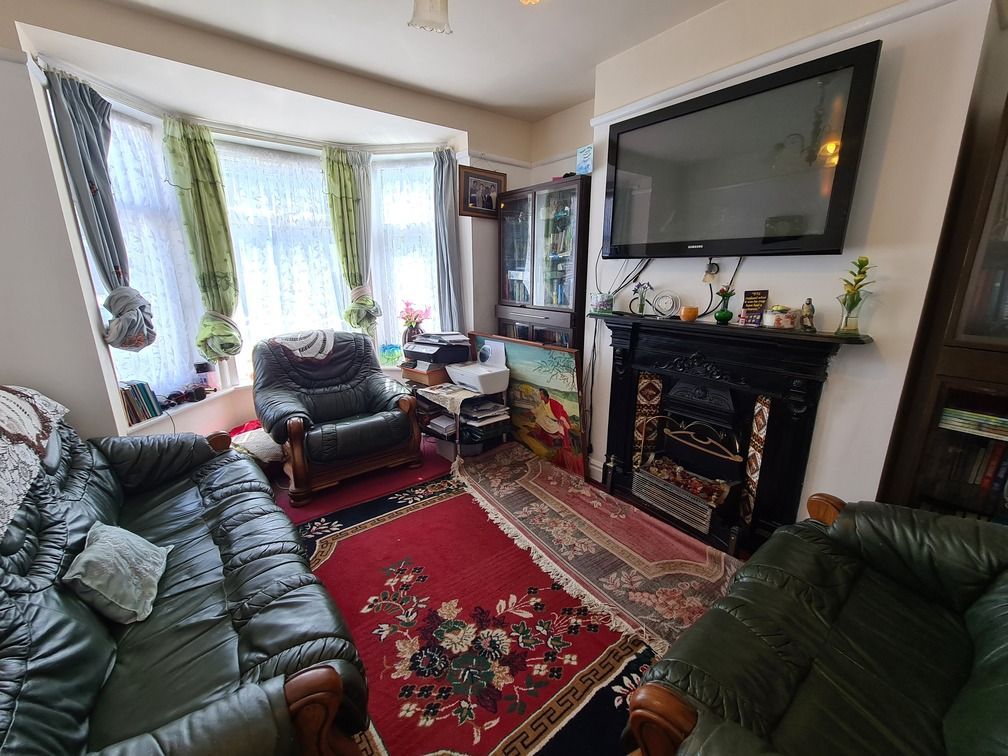 Property photo 2 of 17