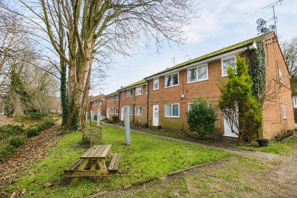 Property photo 1 of 9 2Cabc526-Eba2-4B73-84E5-40B84d1Bd65c.Png