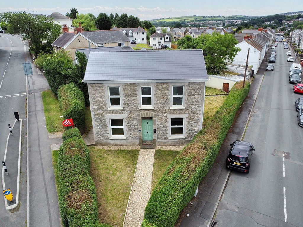 Property photo 1 of 42