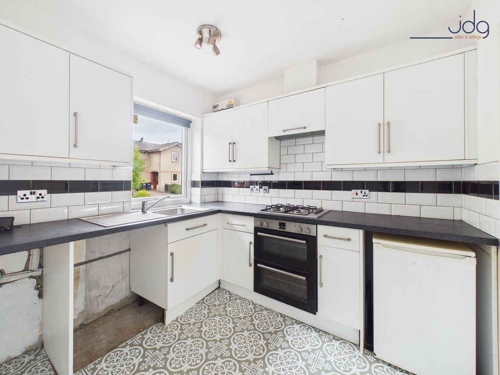 Property photo 3 of 13 Kitchen