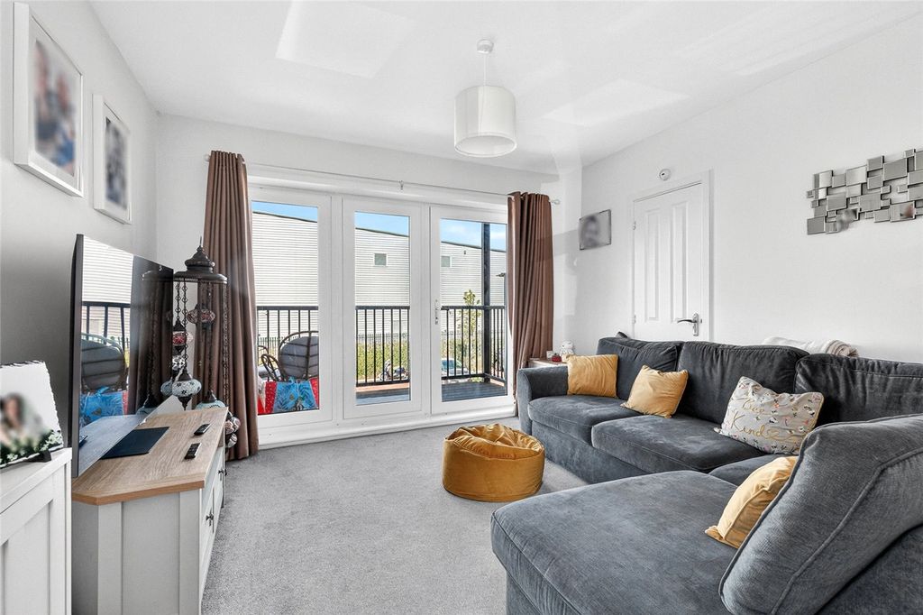 Property photo 2 of 21 Picture No. 14