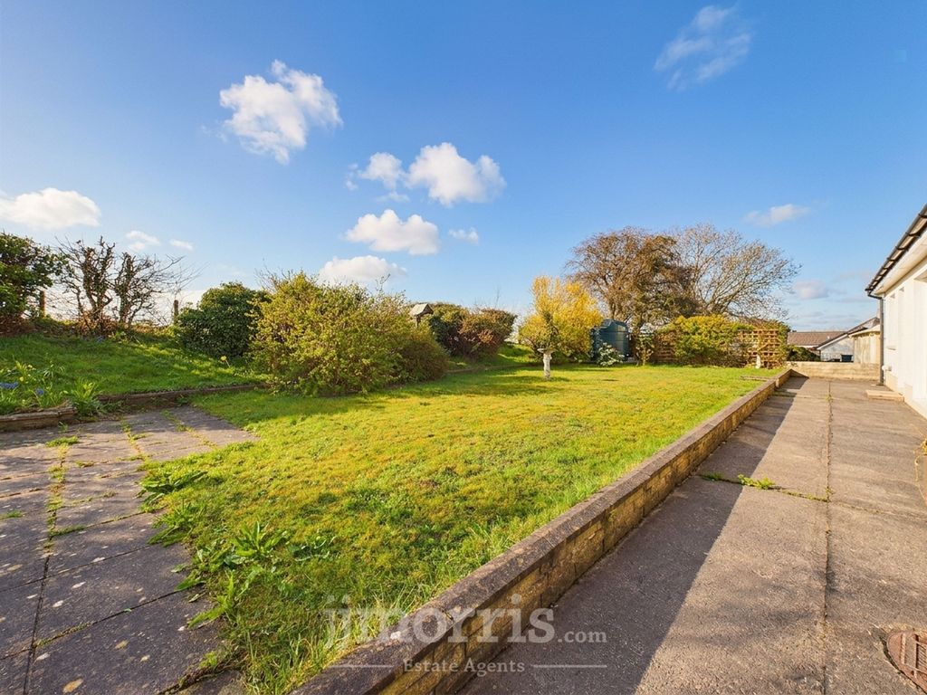 Property photo 2 of 32