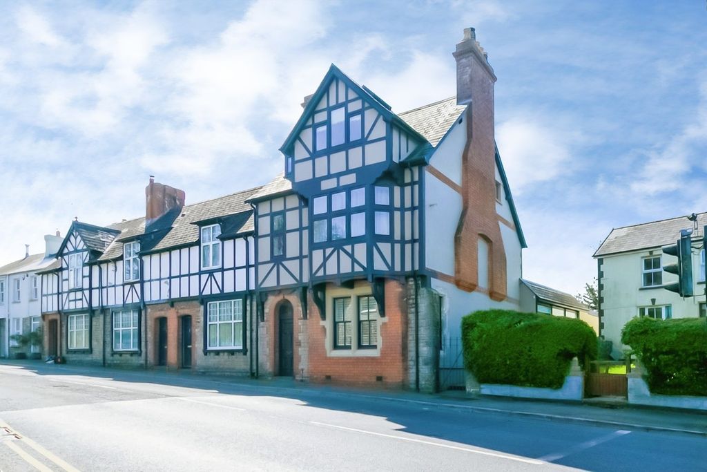 Property photo 1 of 25