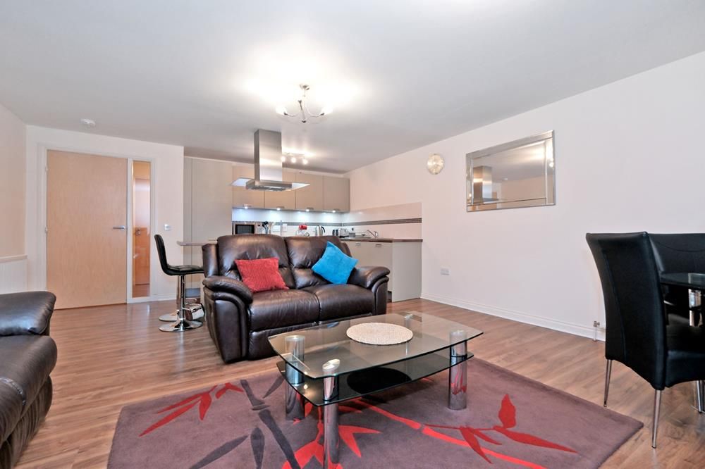 Property photo 2 of 14 Lounge 3