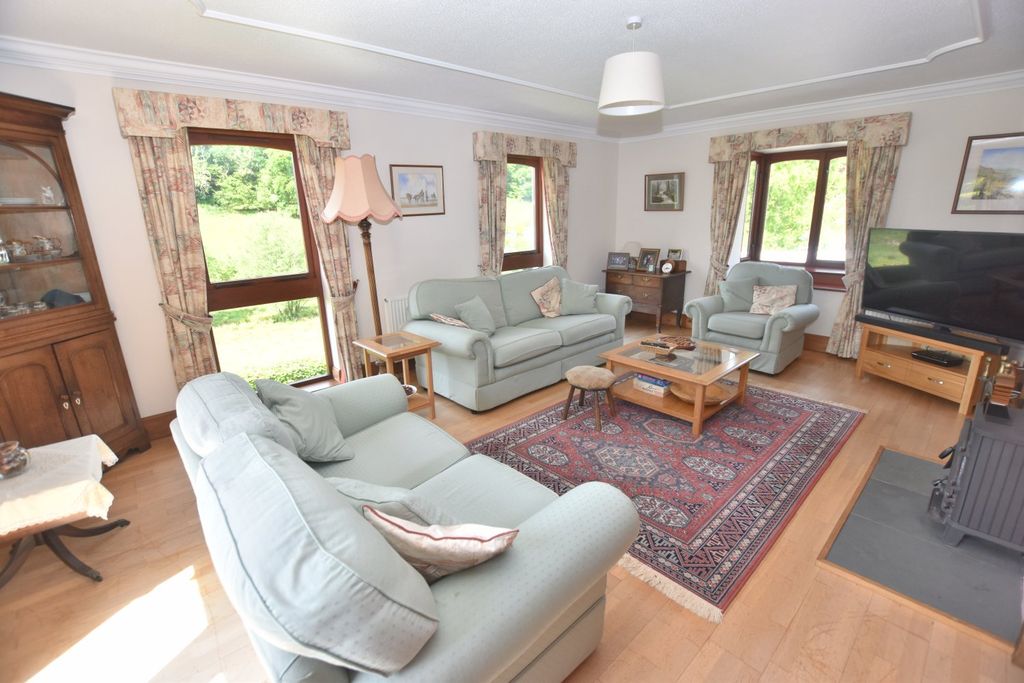 Property photo 3 of 25