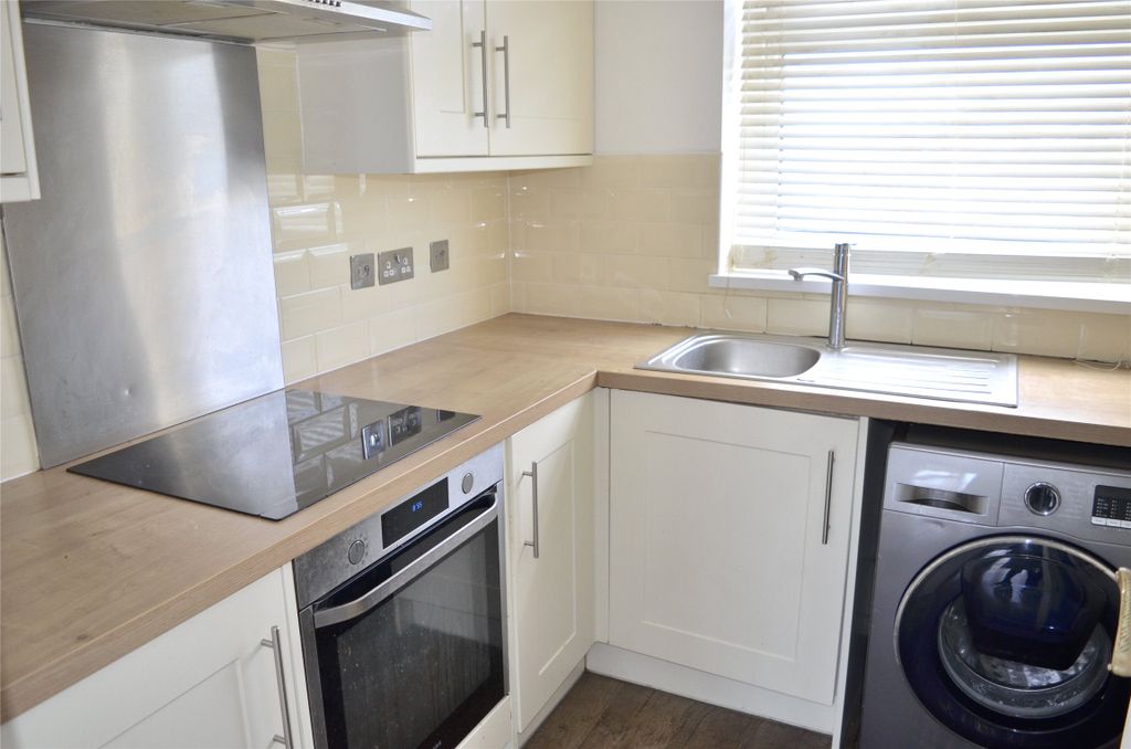 Property photo 2 of 12 Picture No. 23