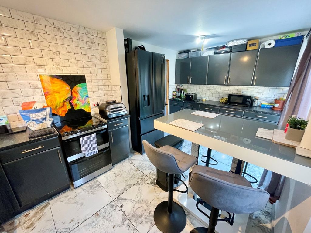 Property photo 3 of 13 Picture No. 11