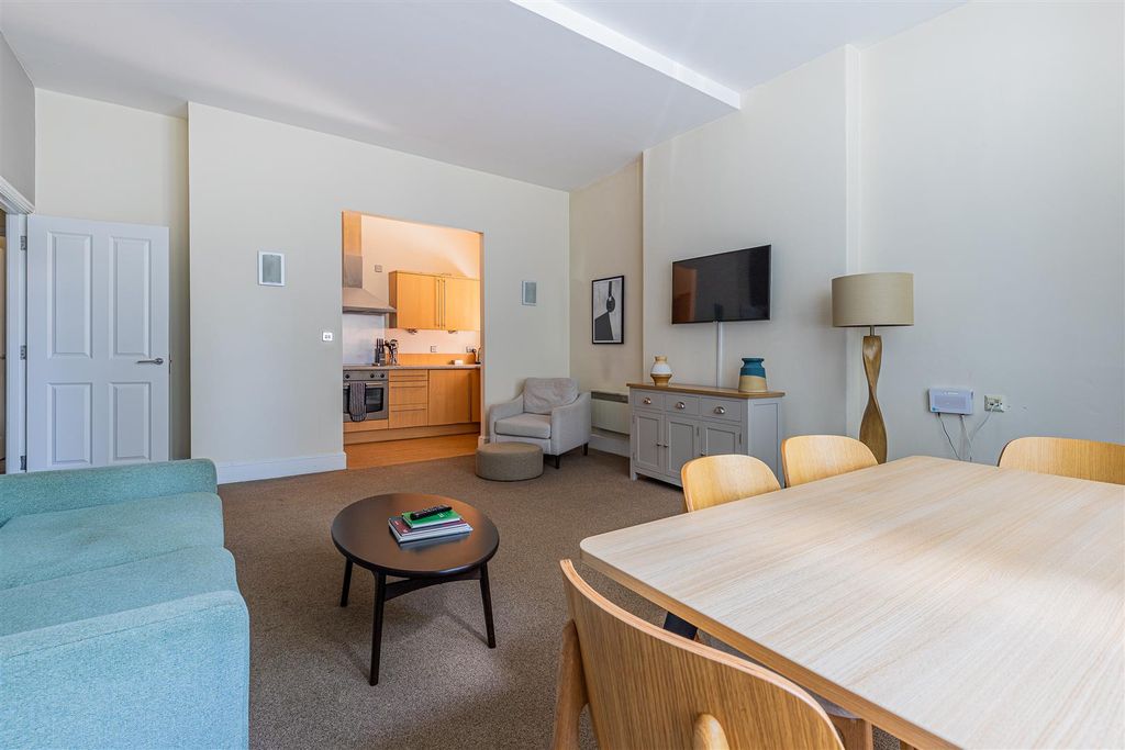 Property photo 3 of 14 Cathedral Road 76, 1-6.Jpg