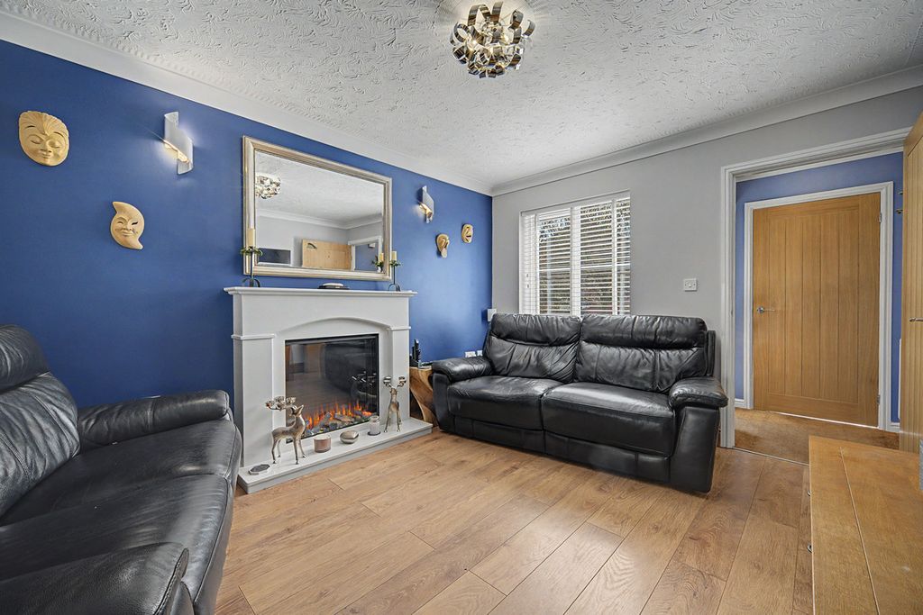 Property photo 3 of 32