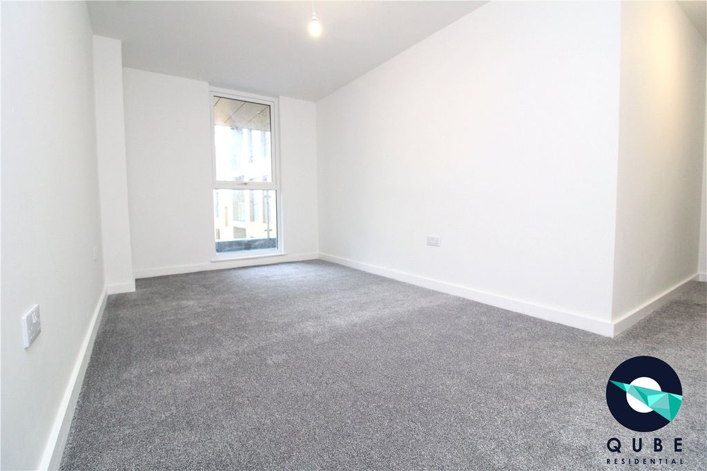 Property photo 3 of 8 Bedroom
