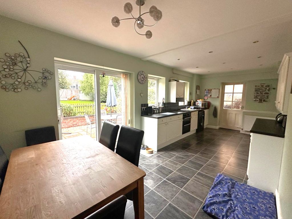 Property photo 3 of 12 Photo 9