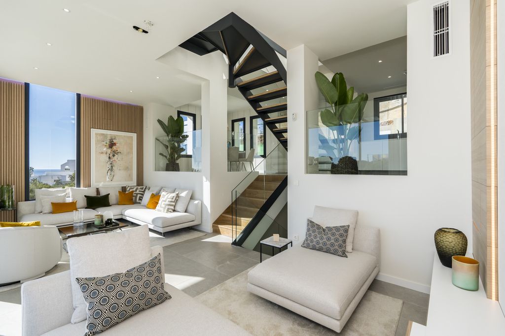 Property photo 2 of 18 Photo 1