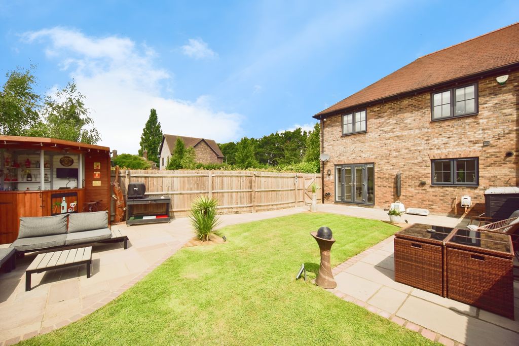 Property photo 2 of 18
