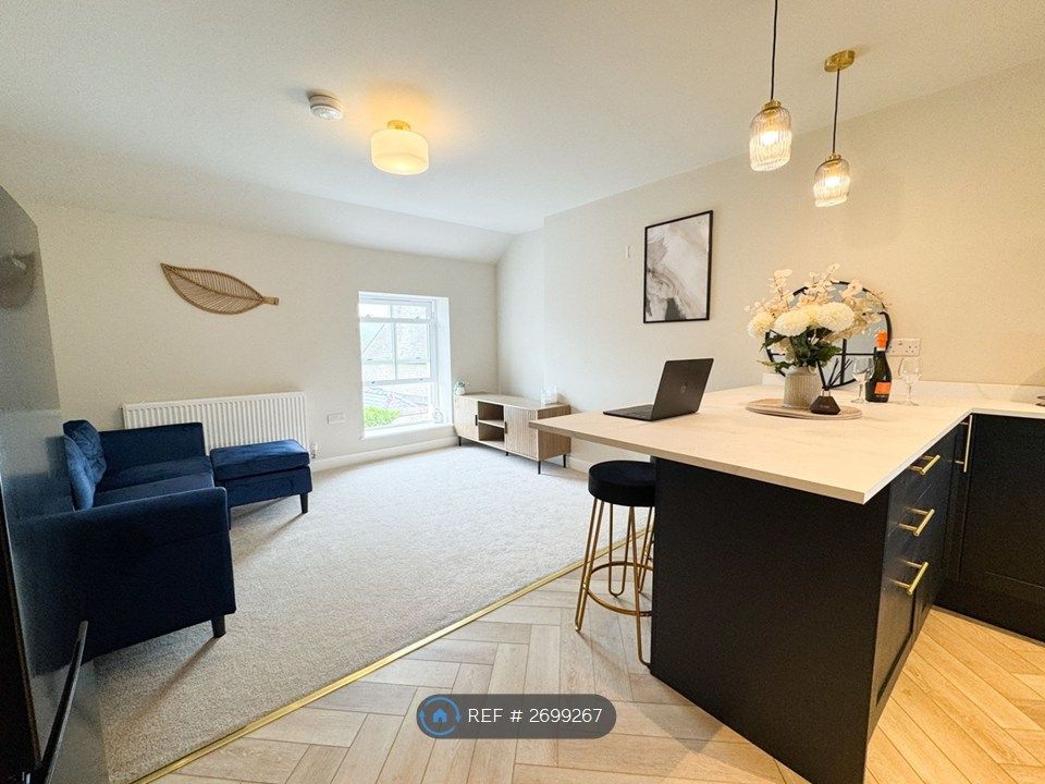 Property photo 2 of 13 Kitchen / Living Room