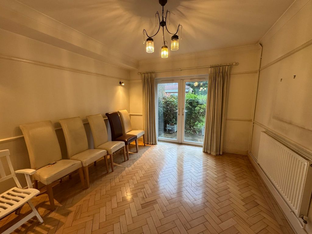 Property photo 3 of 10 Gallery
