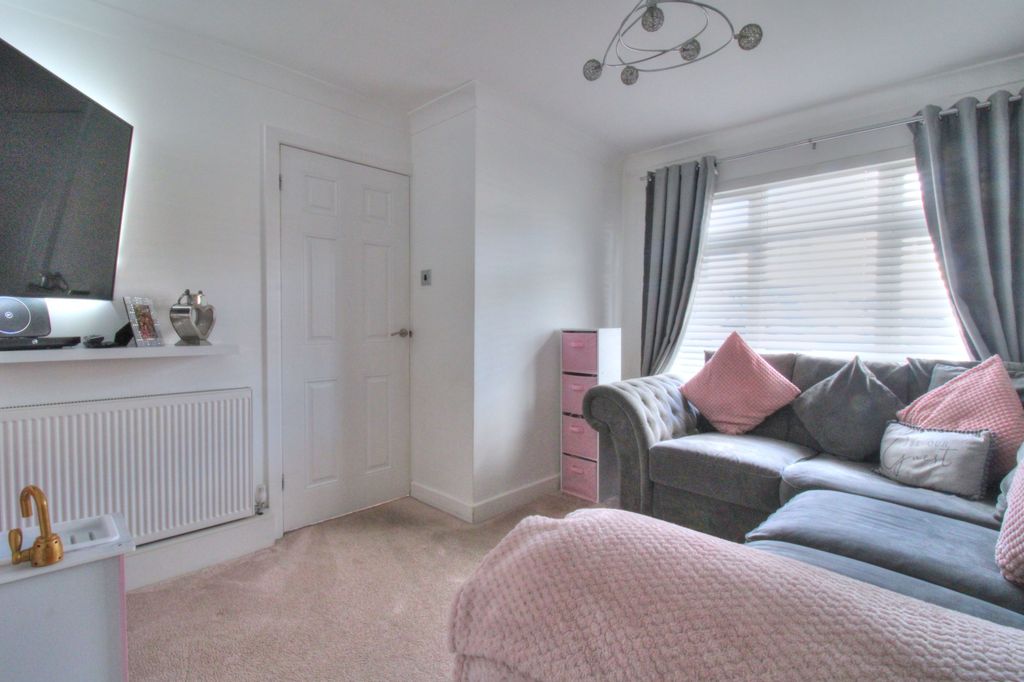 Property photo 2 of 14 Img_9817_8_9