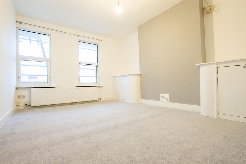 Property photo 3 of 4 5313012