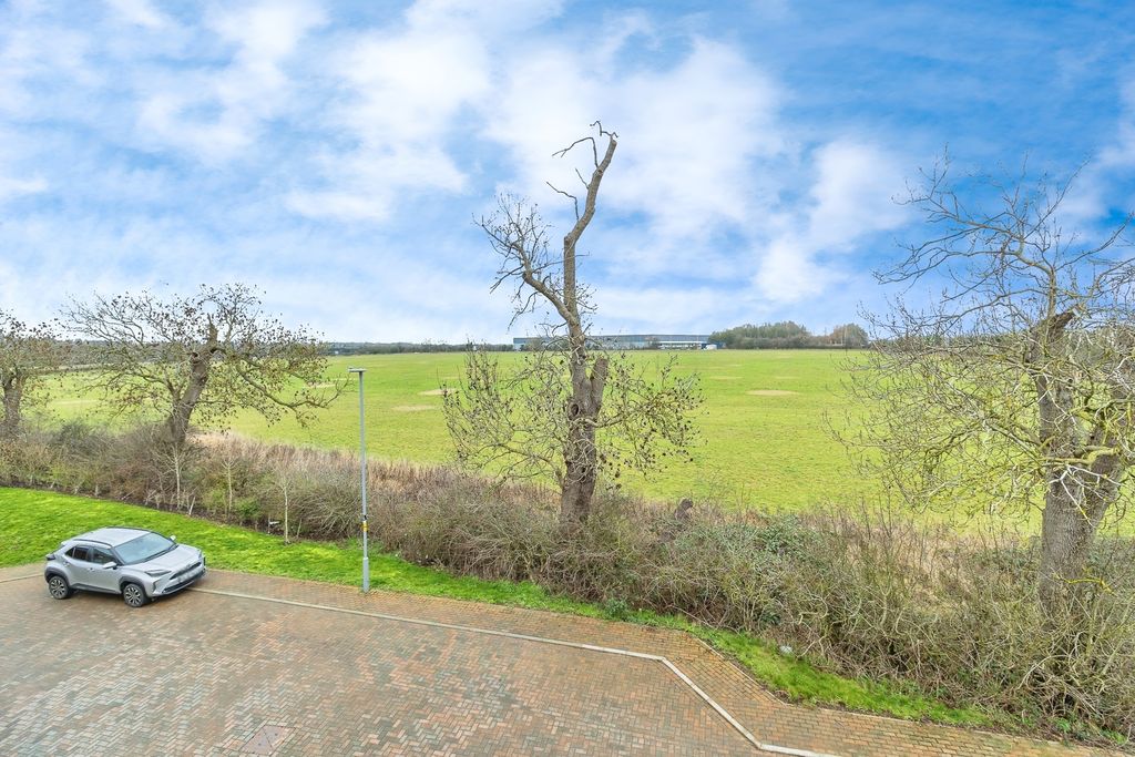 Property photo 2 of 20 Pbox-Img.Jpg