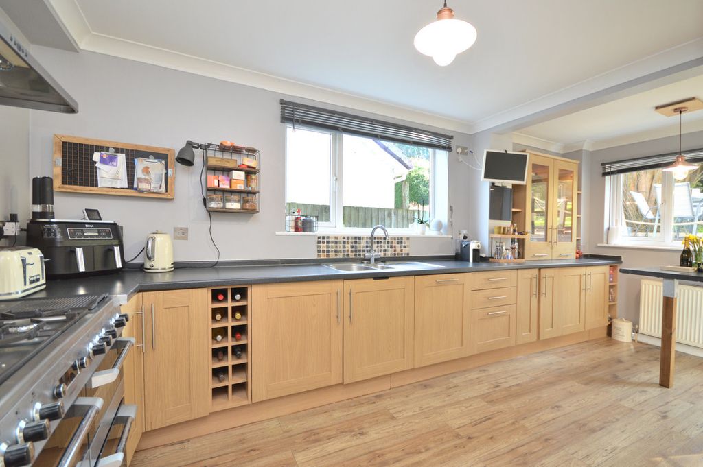 Property photo 3 of 39