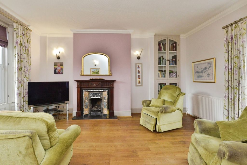 Property photo 3 of 27 Pbox-Img.Jpg