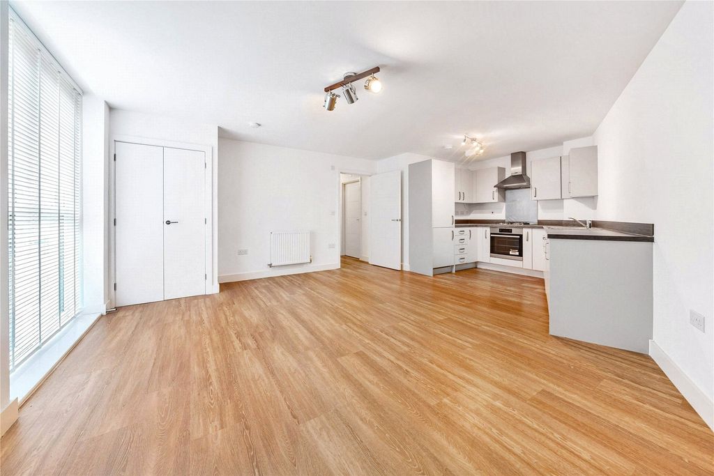 Property photo 3 of 10 Picture No. 04