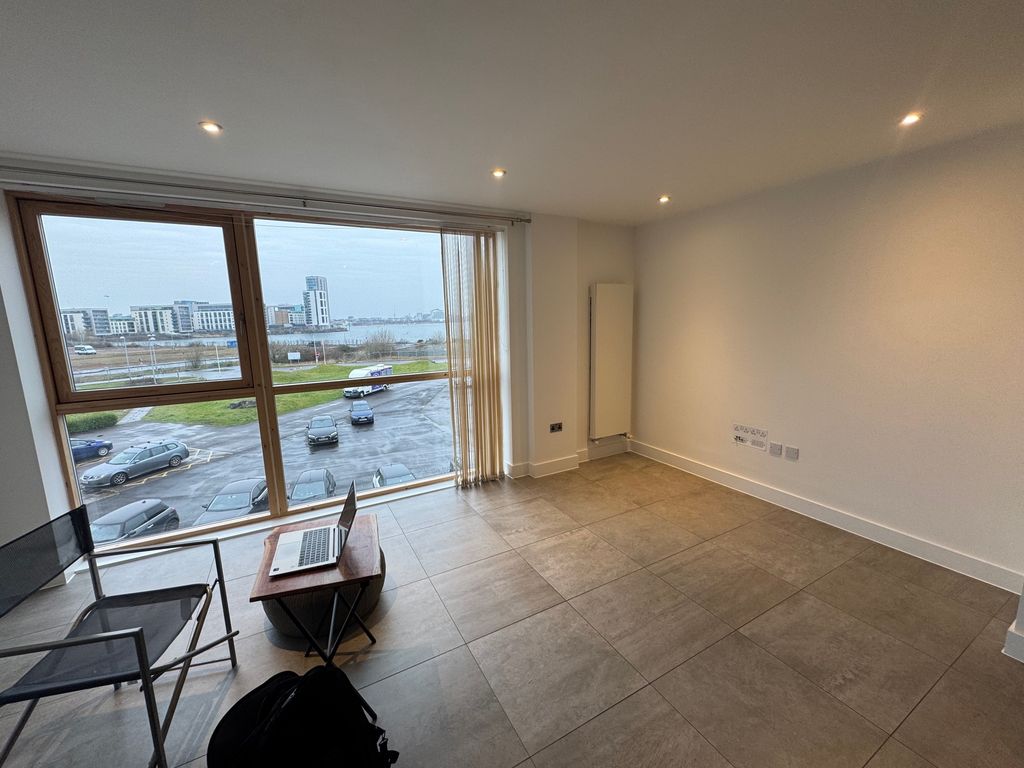 Property photo 1 of 11 Balcony