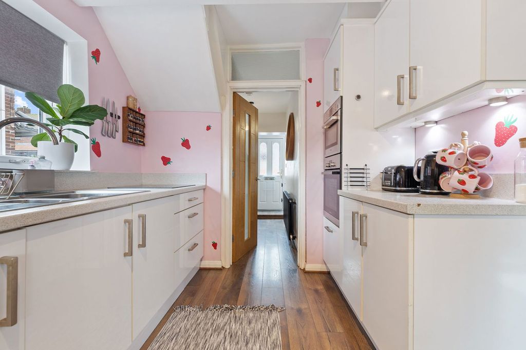 Property photo 3 of 23