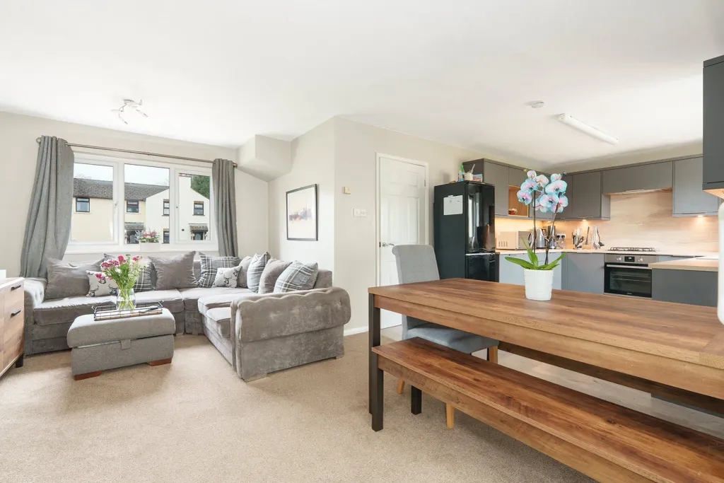 Property photo 3 of 17