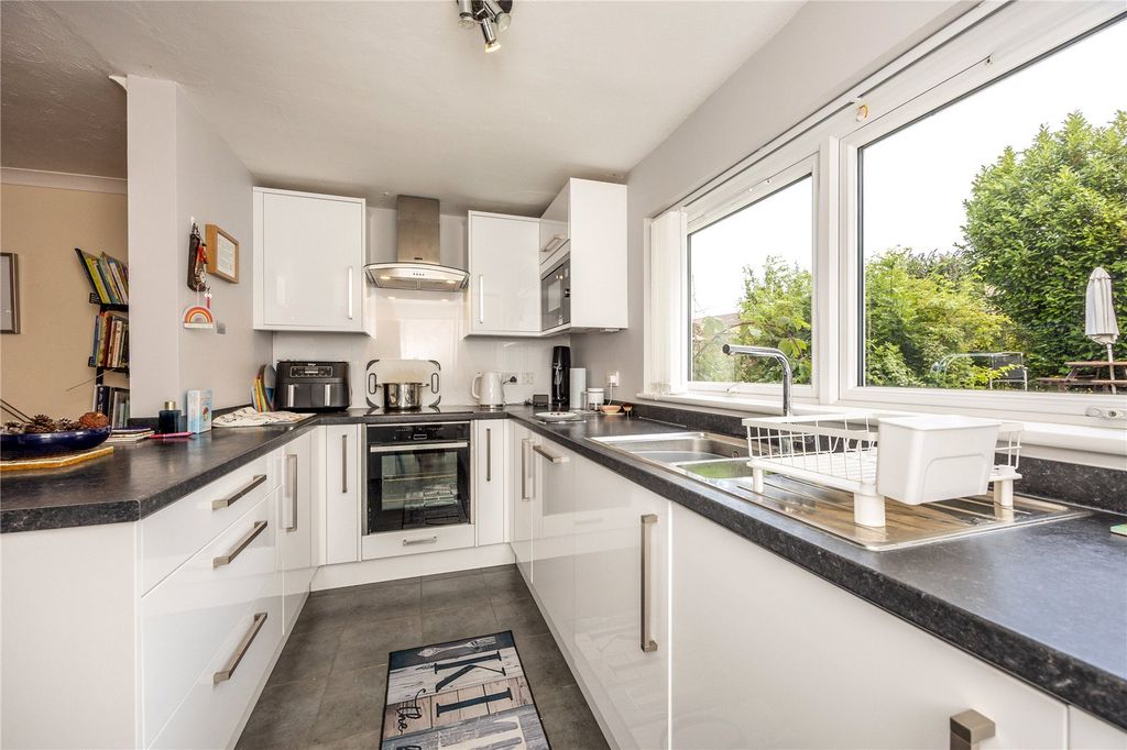Property photo 2 of 11 Picture No. 04