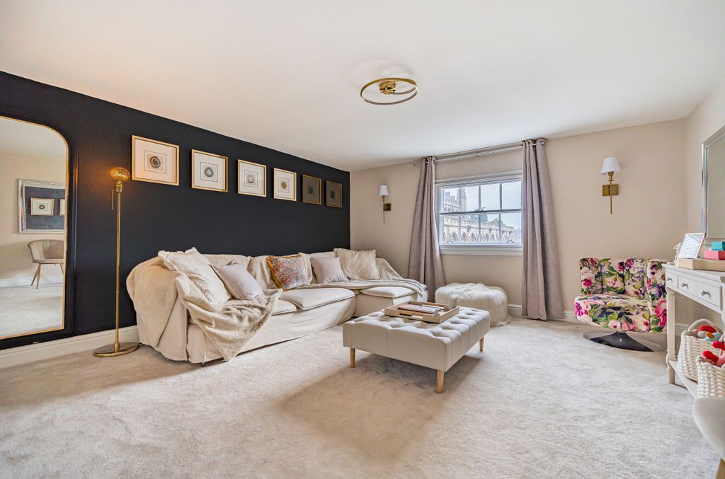Additional image 4 of 2 bed flat for saleBury St Edmunds, Suffolk IP33