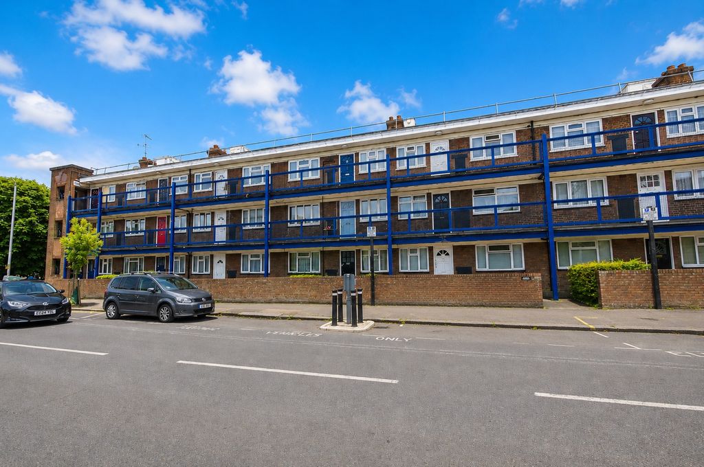Property photo 1 of 7 4916410