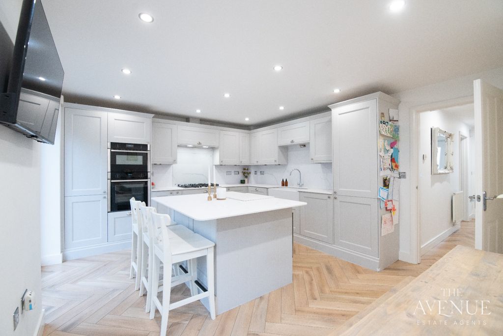 Property photo 2 of 29 4665705