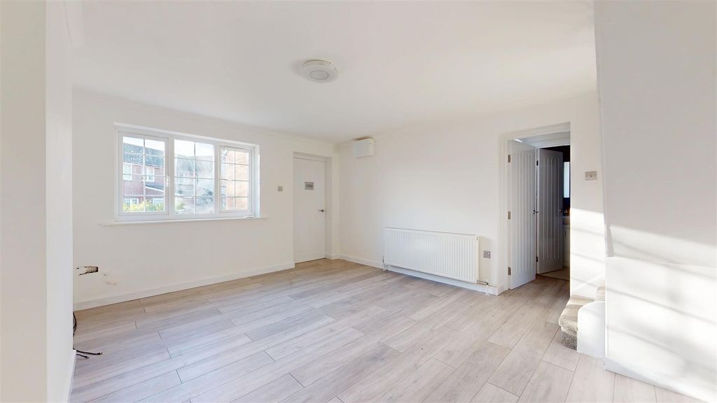 Property photo 3 of 18 11042025_171850.Jpg