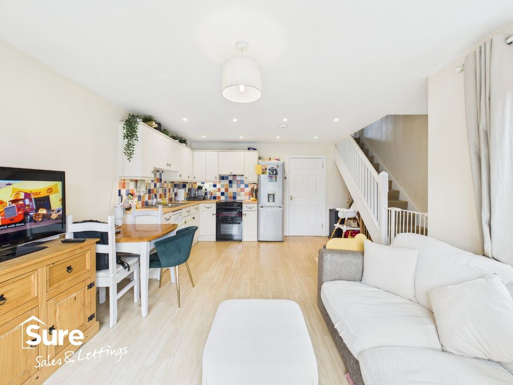 Property photo 3 of 12 4128985