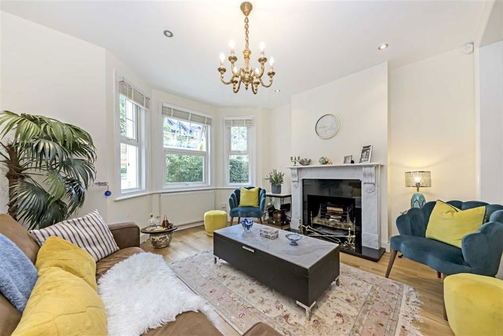 Property photo 2 of 8