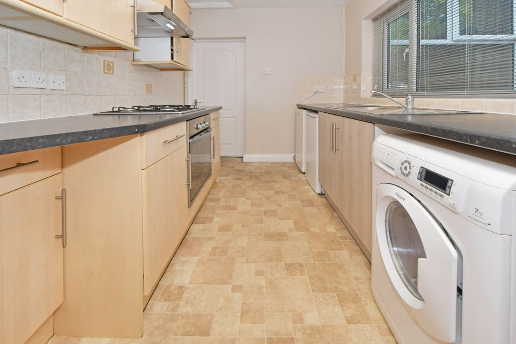 Property photo 2 of 16 Kitchen_