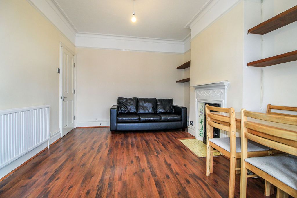 Property photo 3 of 9 Img 0901