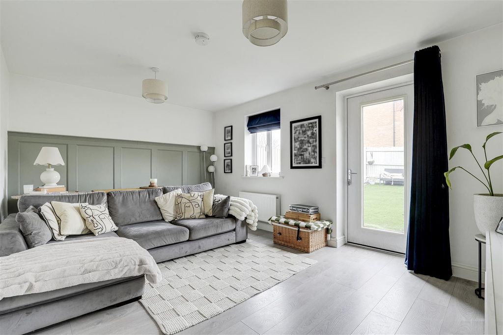 Property photo 3 of 15 04.Jpg