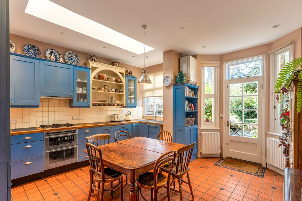 Property photo 2 of 27 Picture No. 93