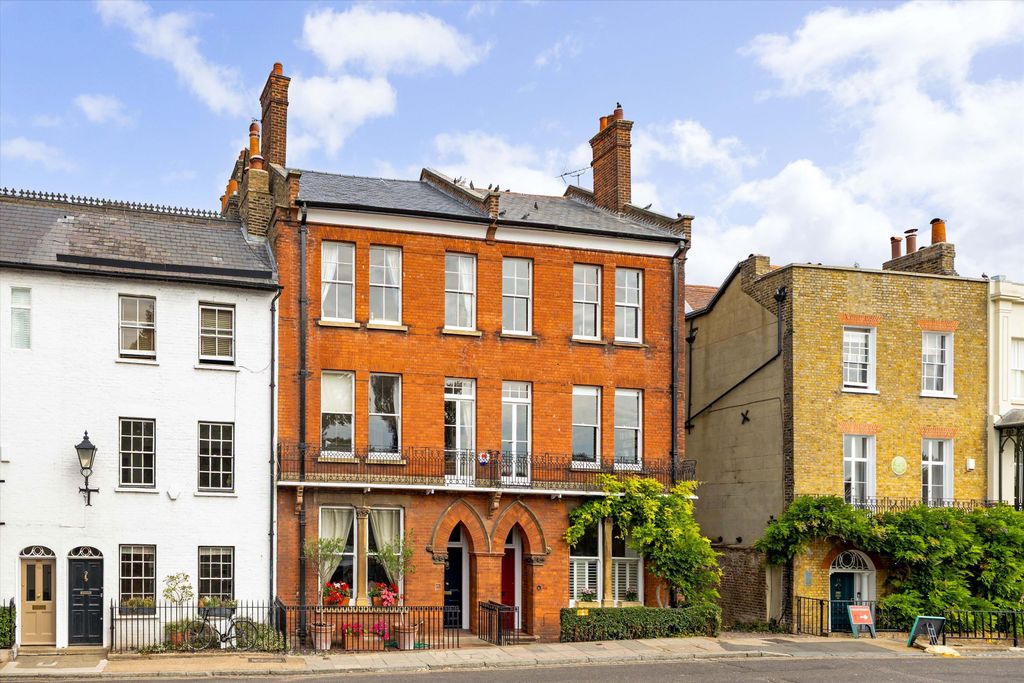 Property photo 1 of 19 Image