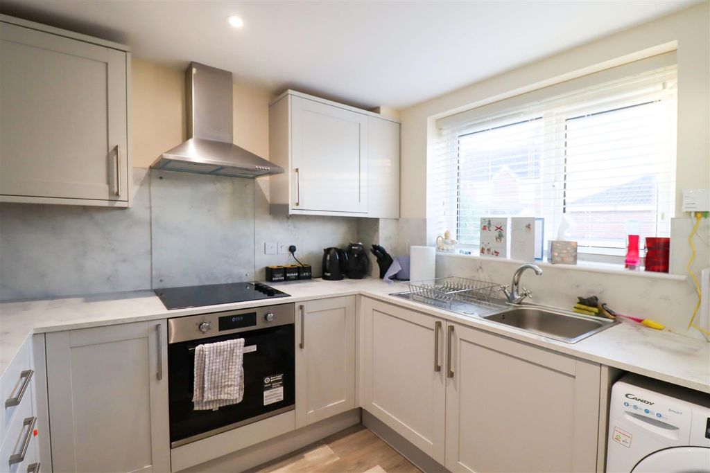 Property photo 2 of 10 Kitchen.Jpg