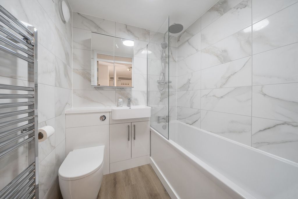 Property photo 3 of 15 1408689-3-6983527...