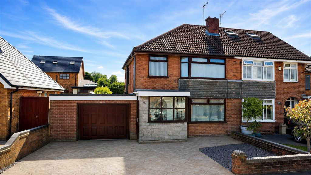 Property photo 1 of 26 Ecclesfield Road For Sale