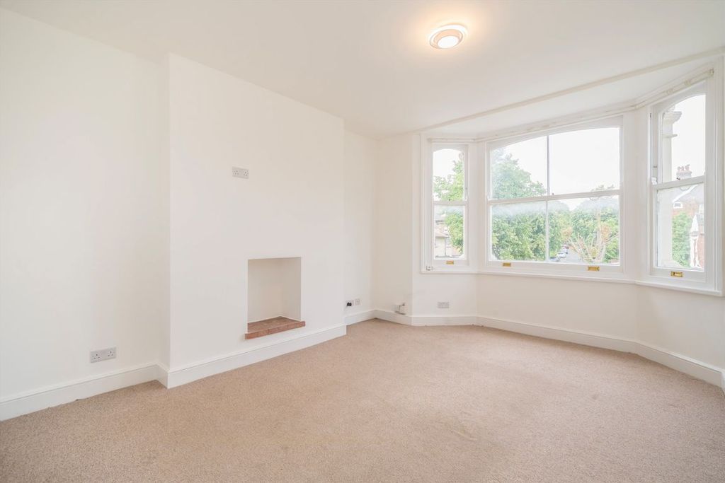 Property photo 3 of 6